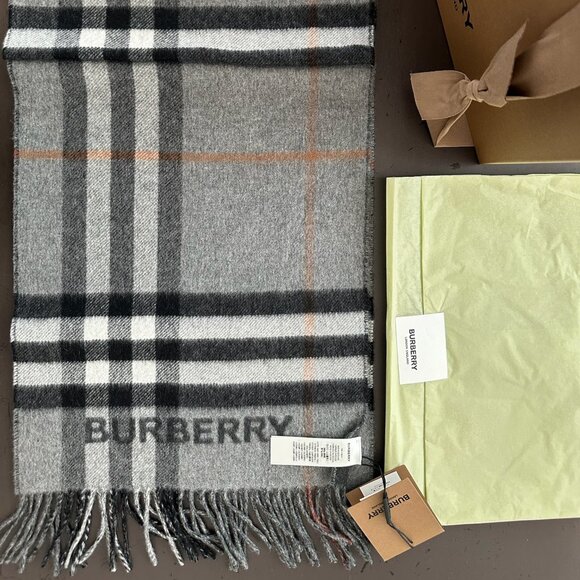 Burberry Scarf - Picture 1 of 2